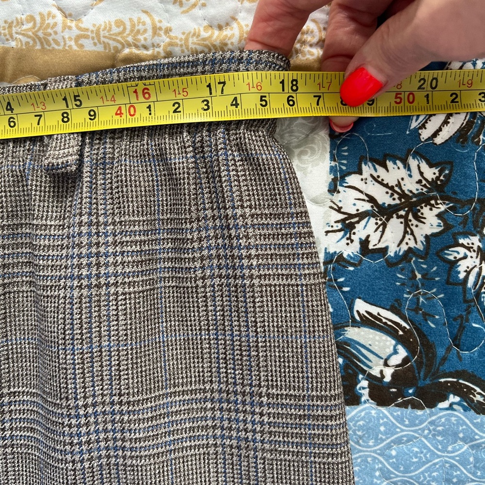 Alfred Dunner Gray Plaid A-Line Skirt - Picture 7 of 10